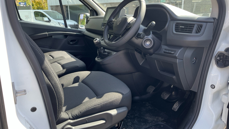 Renault Trafic Swb Diesel SL30 Blue dCi 130 Advance [Safety] Van